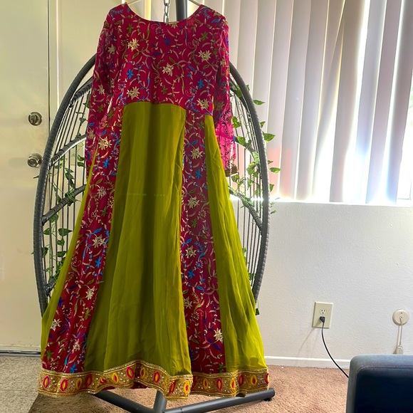 Pakistani designer wedding dress - Picture 5 of 7